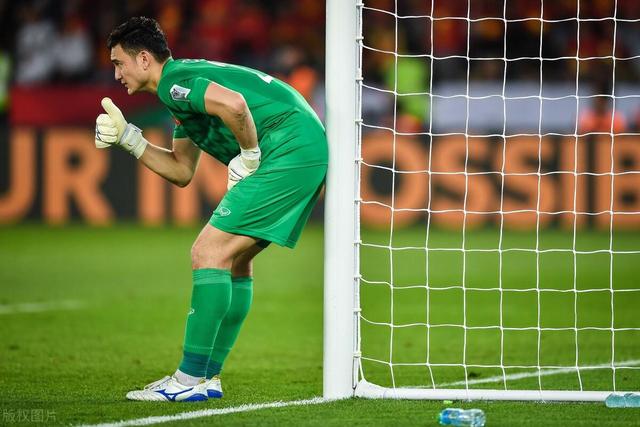 塔图姆25+10+9霍福德22+15 绿军4-1淘汰骑士